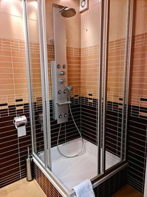 Apartament Poludniowy Z Balkonem 2 Osoby Varsó Kültér fotó