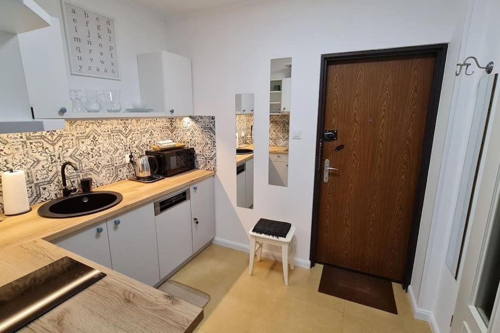 Apartament Poludniowy Z Balkonem 2 Osoby Varsó Kültér fotó